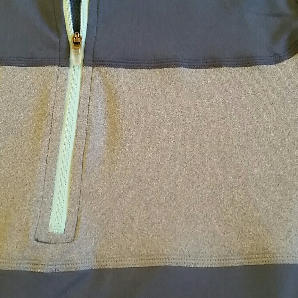 NWT Champion athletic top - Picture 4 of 9