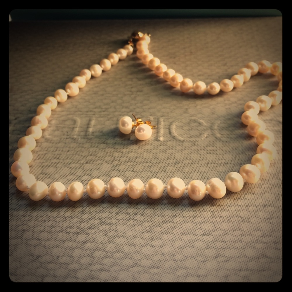 Pearl necklace 14k gold with pearl earrings