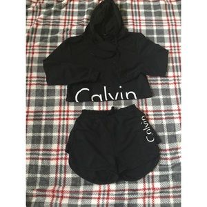 Calvin Klein Set.