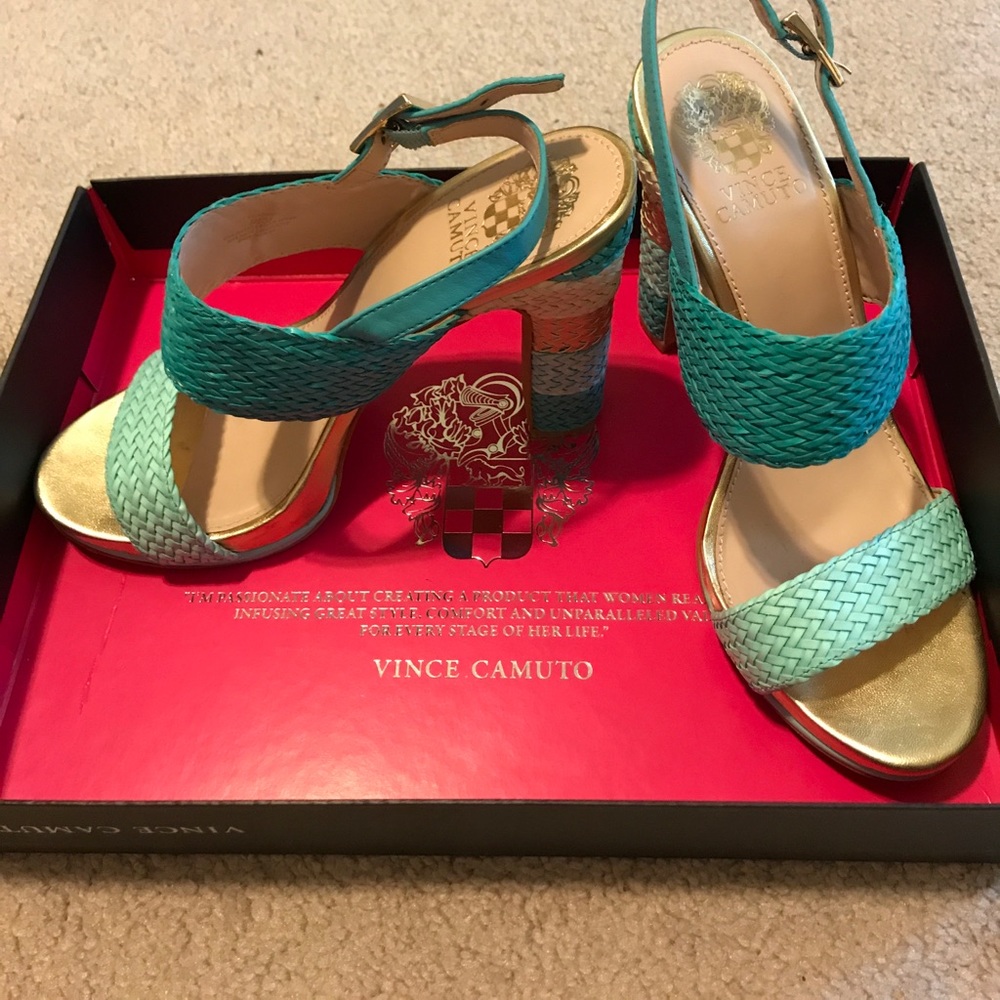 Adorable block heels 👠 💕