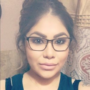 Meet your Posher, Adriana