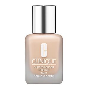 Clinique SuperBalanced foundation - Silk shell