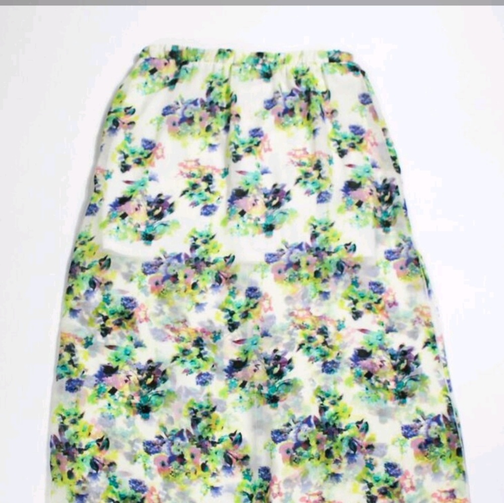 Green white flower skirt