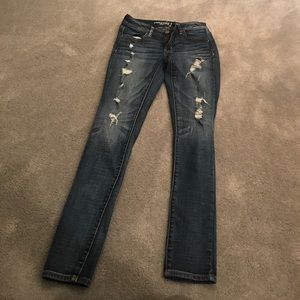 Size 4, American eagle skinny jeans.