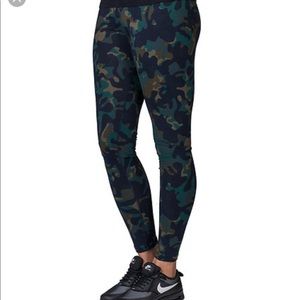 Nike leggings camo