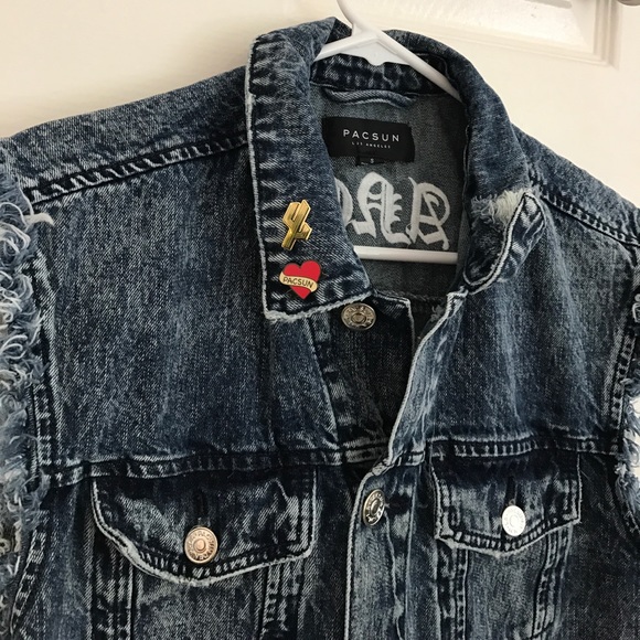 PACSUN DENIM VEST WITH ROSE FLOWER EMBROIDERY. SM - Picture 4 of 6