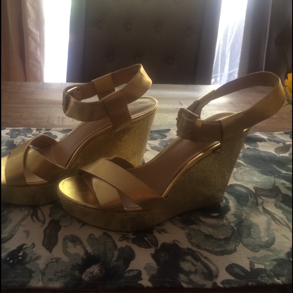 Gold wedges (no box or bag)