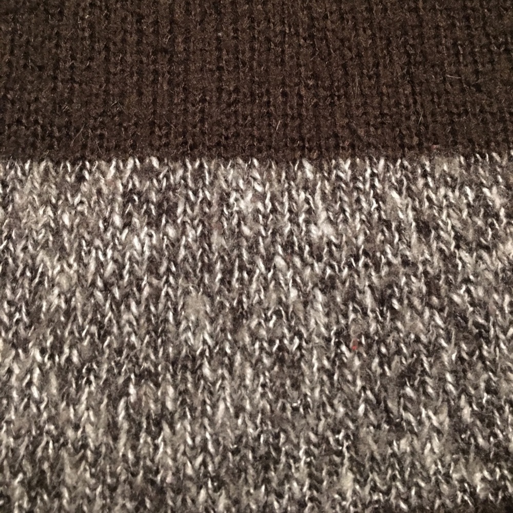 Sweater - Picture 3 of 3