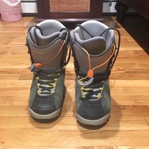 Men's burton snowboarding boots