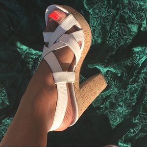 Perfect off white summer heels.