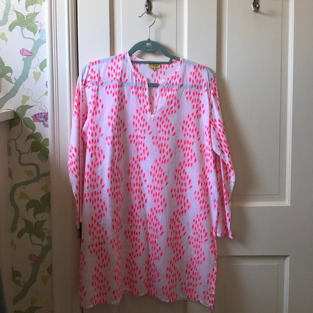 MAKE AN OFFER! Bright Pink Fish Tunic