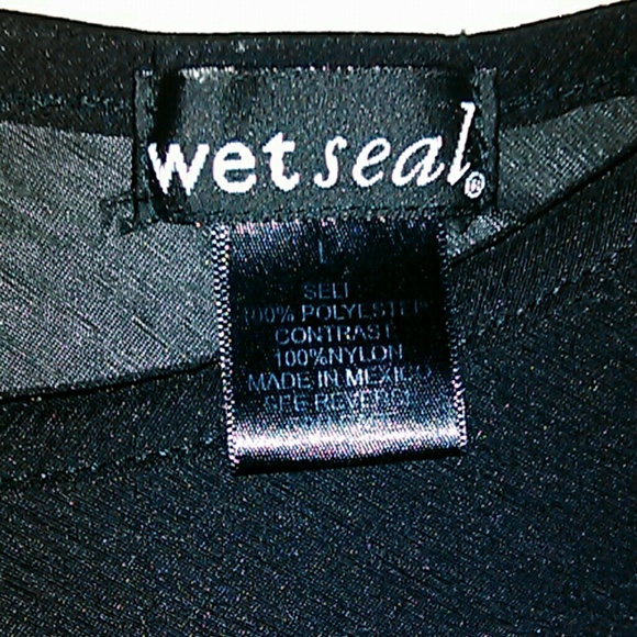 Wet Seal Little Black Tee❤️❤️ - Picture 2 of 4