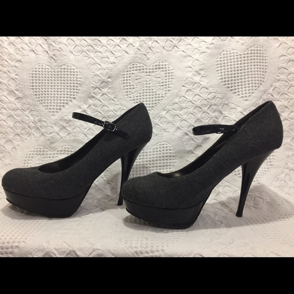 Candies woman's shoes heels size 10