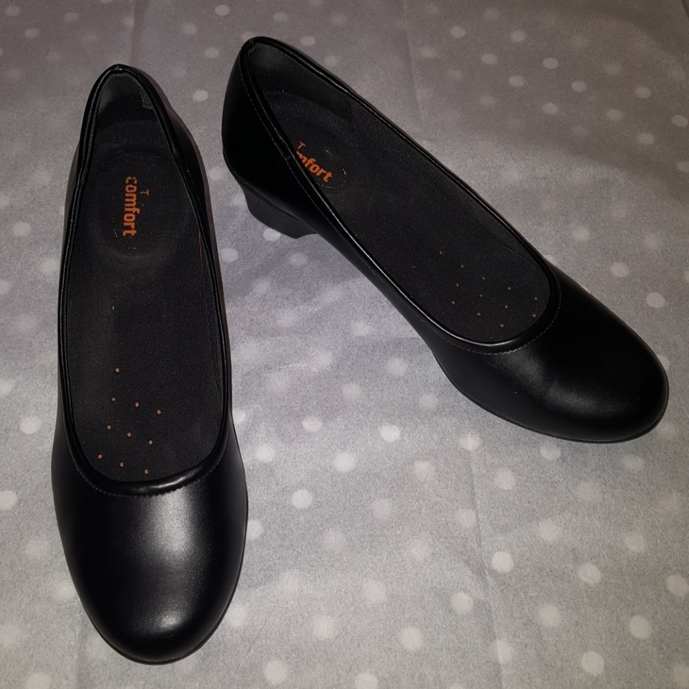 Slip Resistant Shoes Size 8 1/2