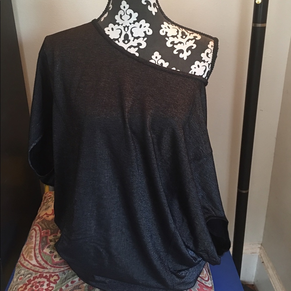 Sweaty Betty flowy butterfly wing top