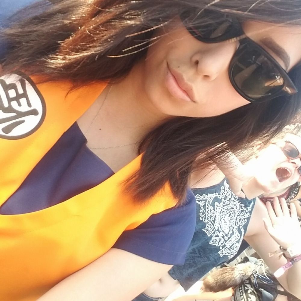 Meet your Posher, Dania