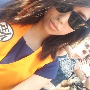 Meet your Posher, Dania