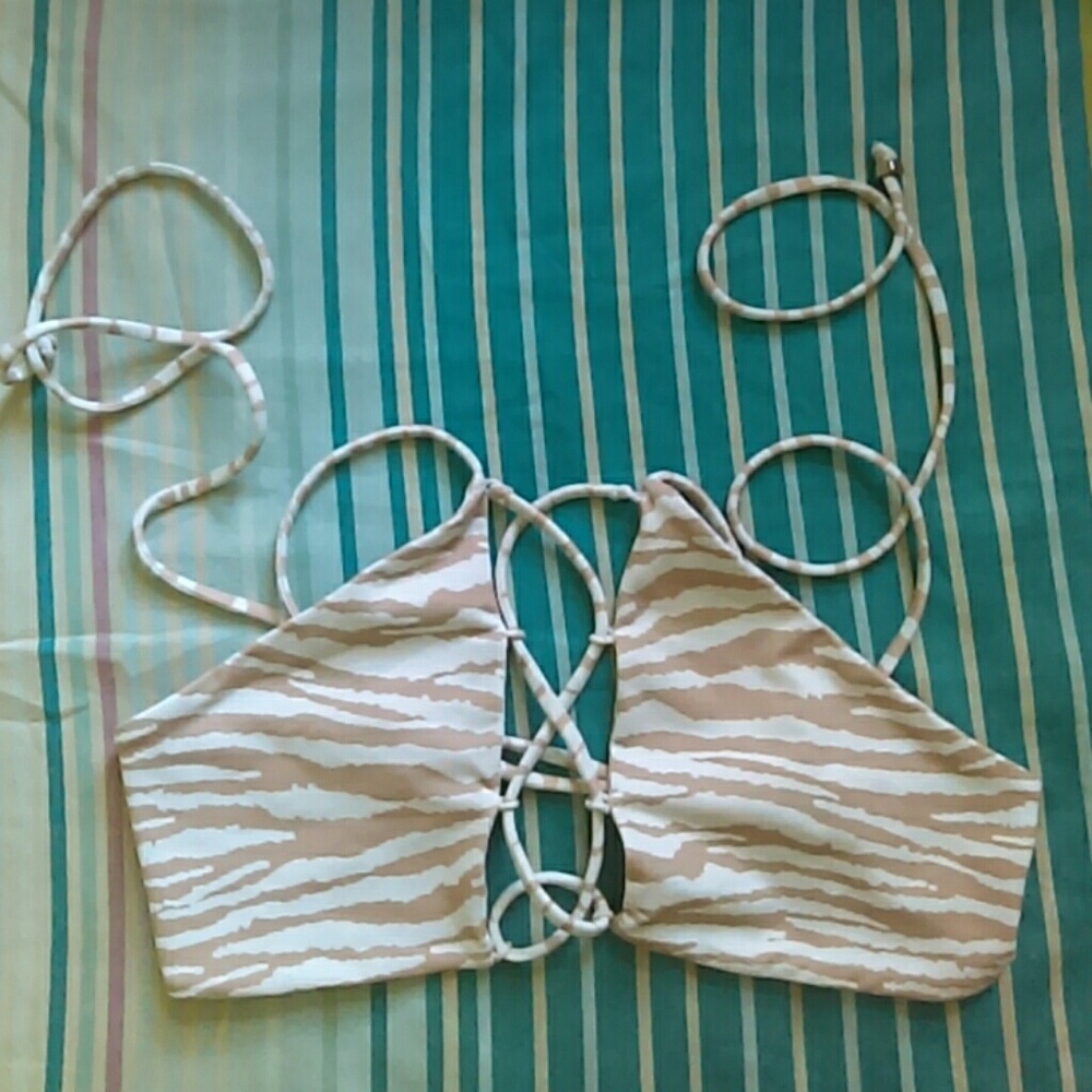 INDAH Hapa White Tiger Bikini Top M S
