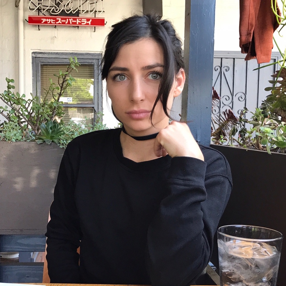 Meet your Posher, Flora