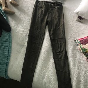 Trendy and comfy leggings from Nordstrom