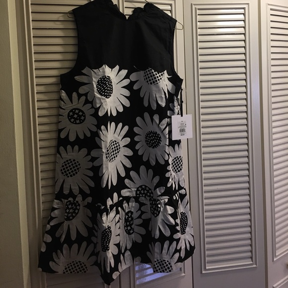 Dress - Picture 1 of 3