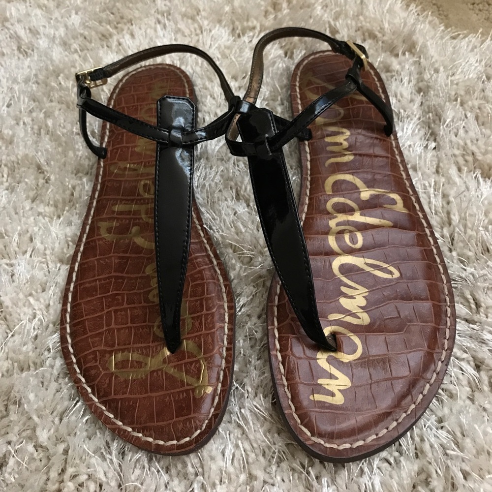 NWOT Sam Edelman Gigi thong sandal in patent black