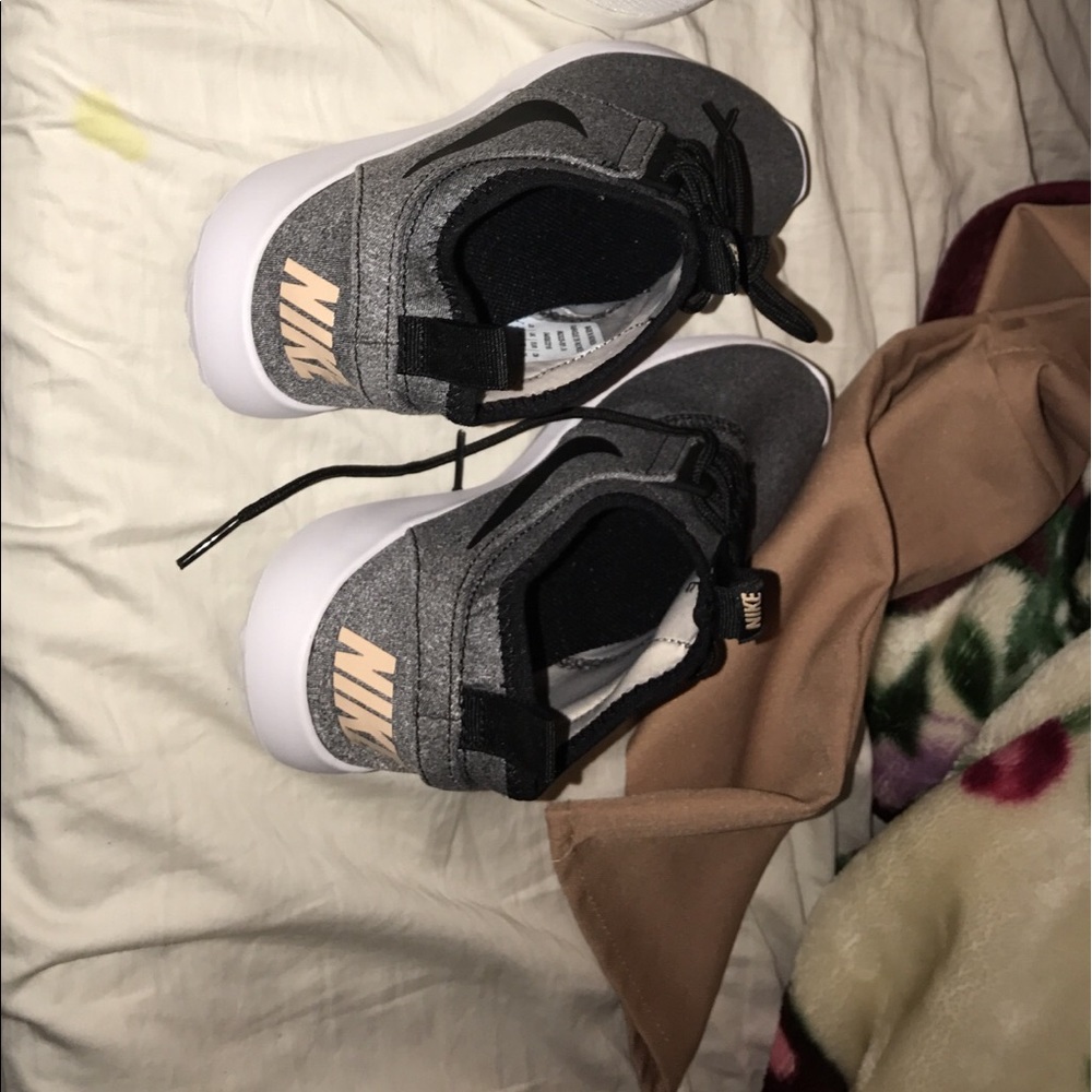 Olive Nike juvenates