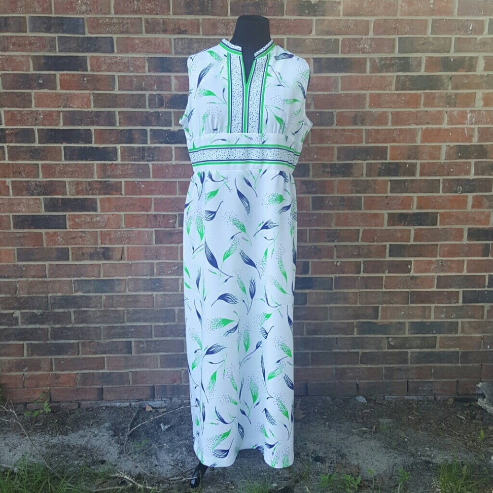 Vintage Maxi Dress Size 22 1/2 White Navy Green