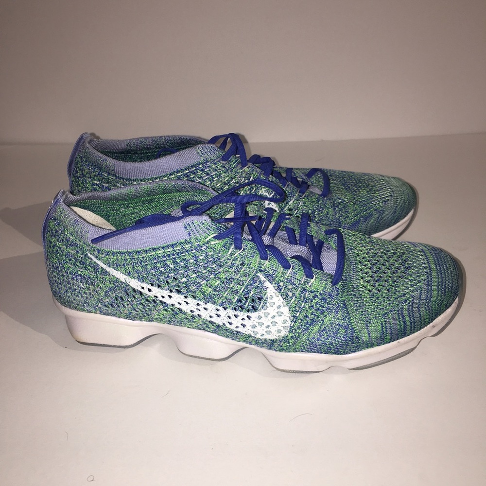 Woman's Nike flyknit zoom agility
