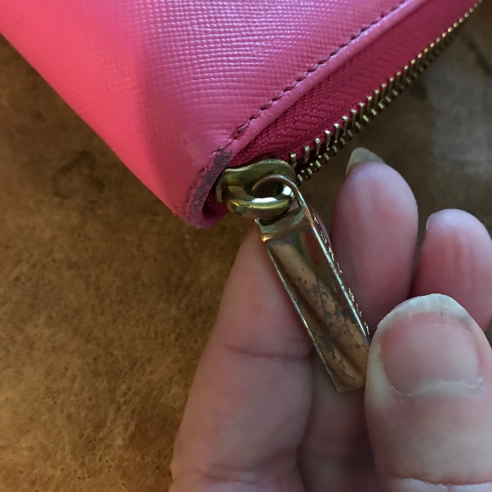 TORY BURCH-FULL SIZED-ZIP AROUND WALLET in PINK 💓 - Picture 7 of 7
