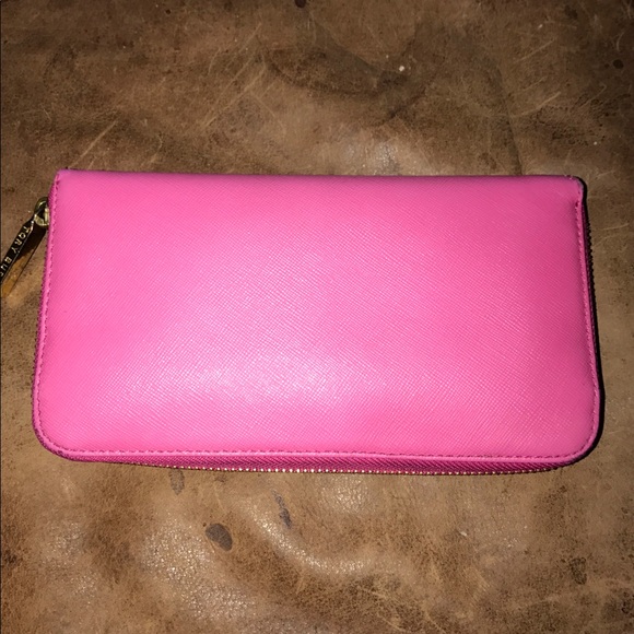 TORY BURCH-FULL SIZED-ZIP AROUND WALLET in PINK 💓 - Picture 2 of 7