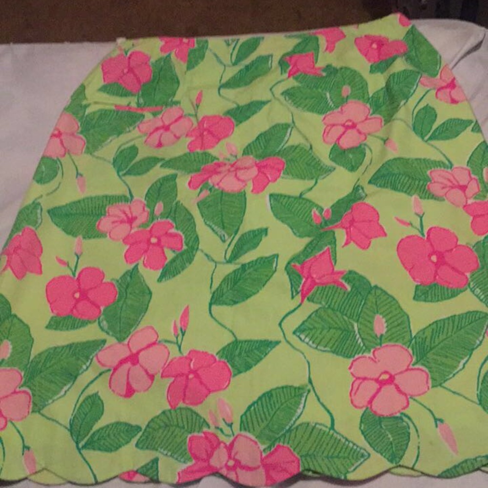 White tag Lilly Pulitzer scallop skirt