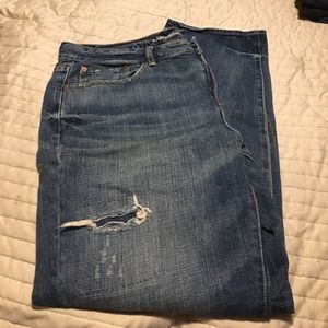 Distressed Ex-Boyfriend jeans