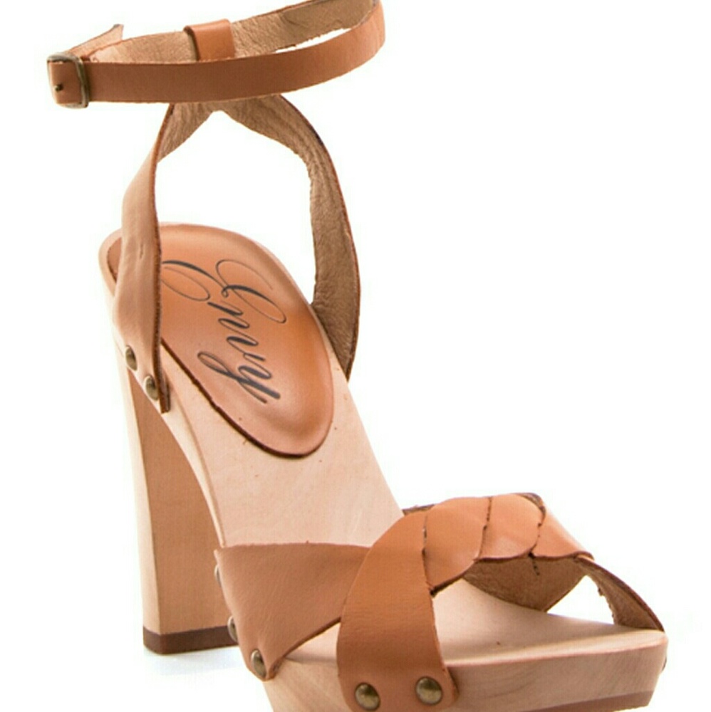 NWOB, ENVY Sensational Sandals