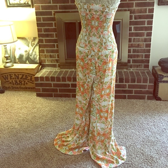 🌷NEW Gorgeous jumpsuit🌸 - Picture 4 of 7