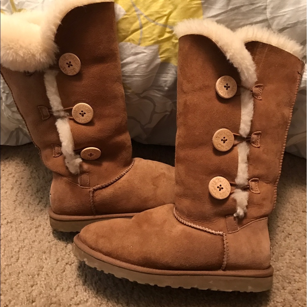 Brown 3 Button Bailey Uggs