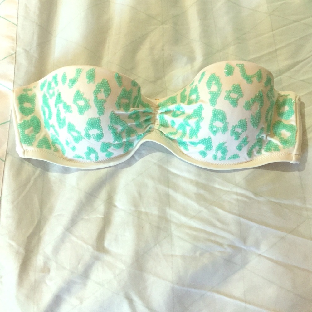 Victoria's Secret bikini top.