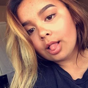 Meet your Posher, Mia