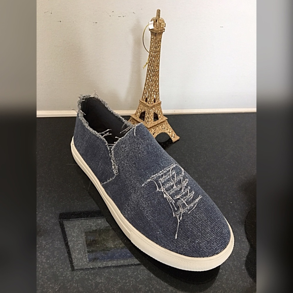 🎉HP🎉 So cute distressed Denim sneakers! - Picture 3 of 4