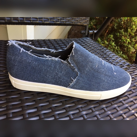 🎉HP🎉 So cute distressed Denim sneakers! - Picture 4 of 4