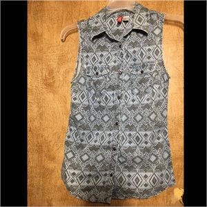 H&M no-sleeve button down