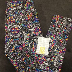 LuLaRoe NWT OS Leggings-Snakes!
