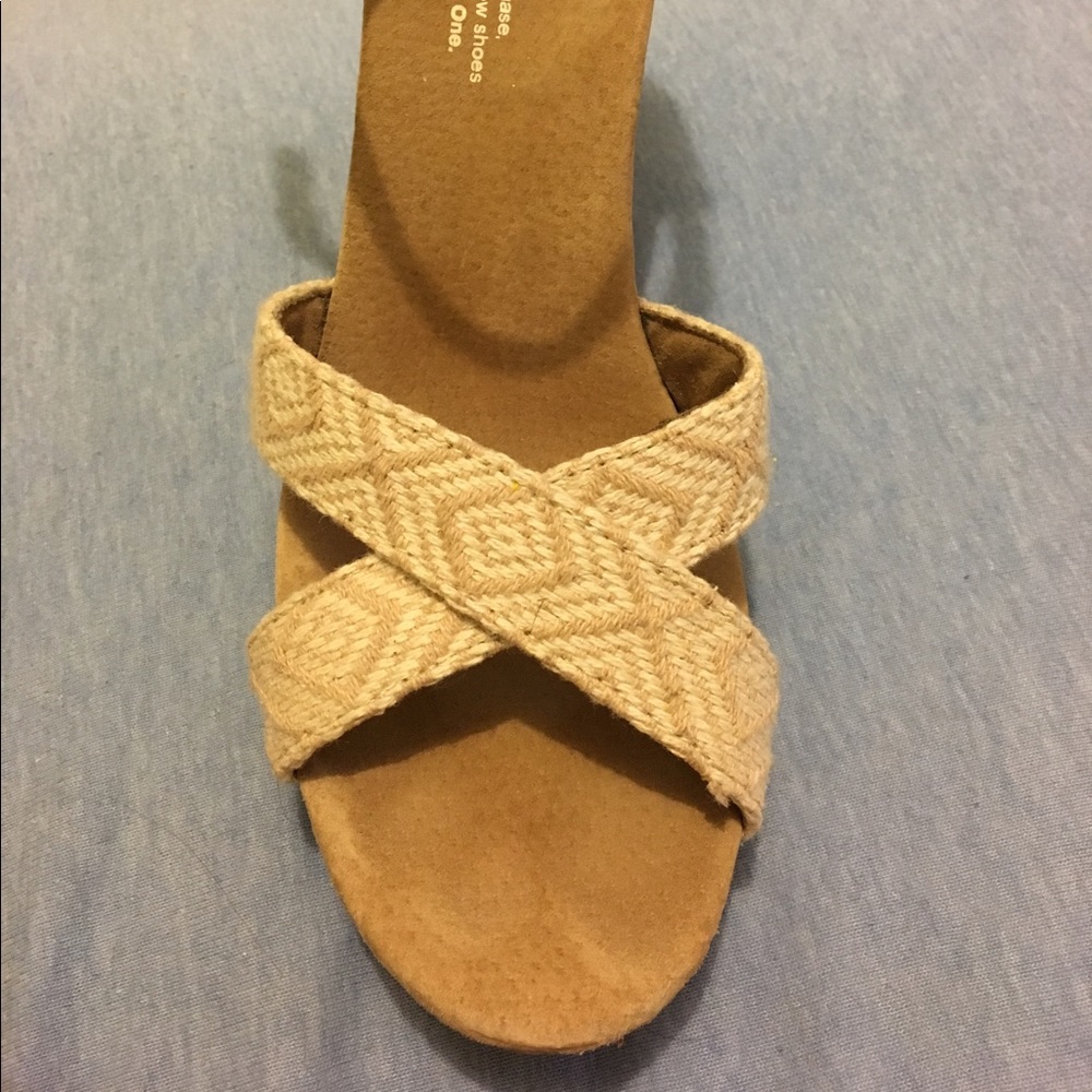 Only worn a few times, are in mint condition!