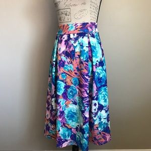 (Plus) High-waisted pleated skirt