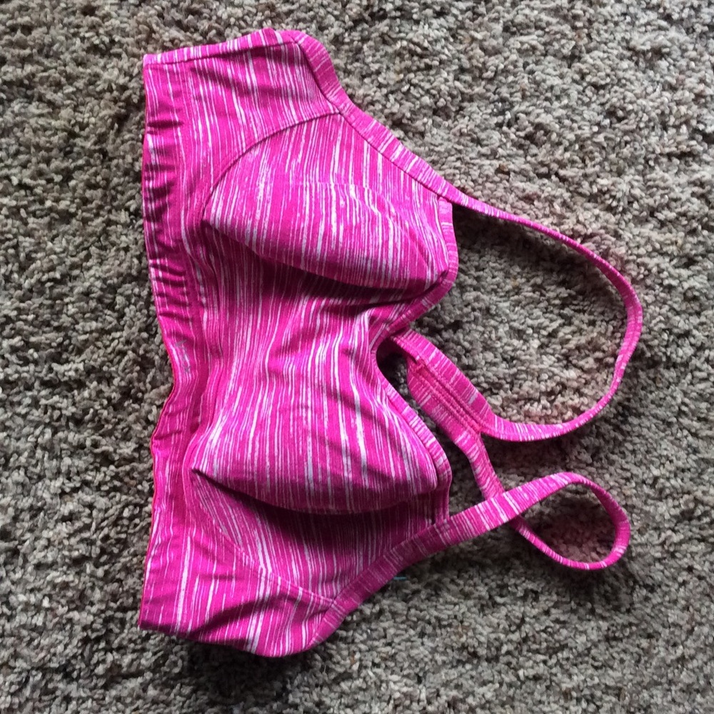 VS Sportsbras Pictured