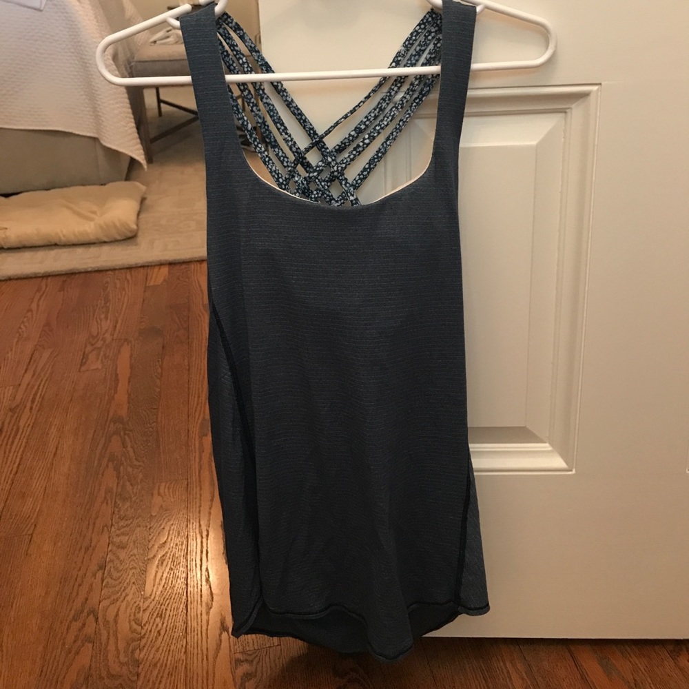 Lululemon workout top