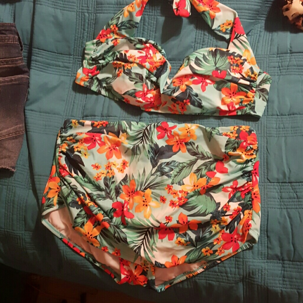 Catalina Womens 2 piece bathing suit