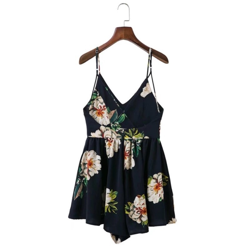 Navy Gardenia Floral Romper - Picture 3 of 4