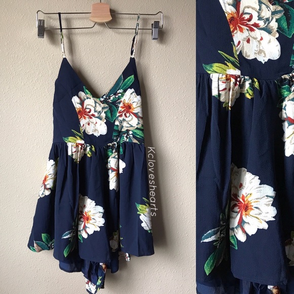 Navy Gardenia Floral Romper - Picture 4 of 4