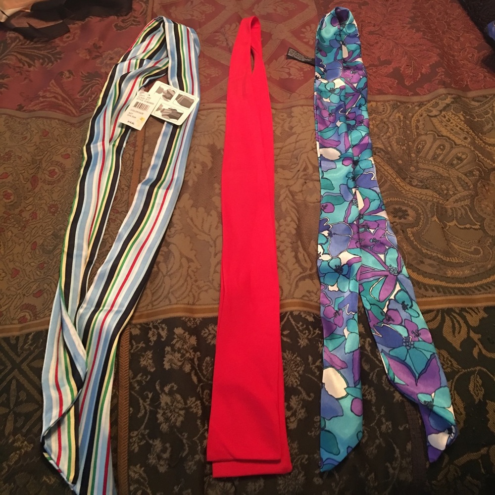 Bundle of 3 scarves
